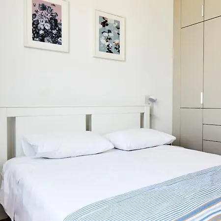 Crispi Luxury & Spacious Apt-sour Sisters Apts Apartment