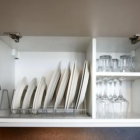 Crispi Luxury & Spacious Apt-sour Sisters Apts Apartment *
