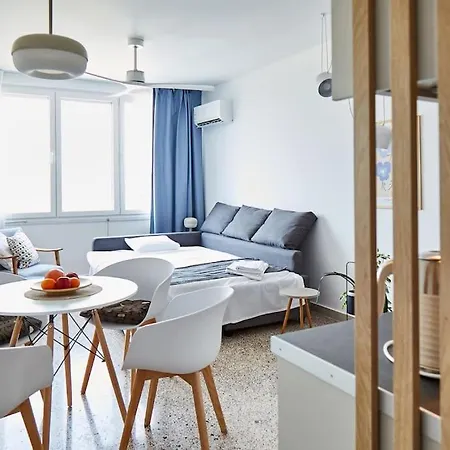 Apartment Crispi Luxury & Spacious Apt-sour Sisters Apts
